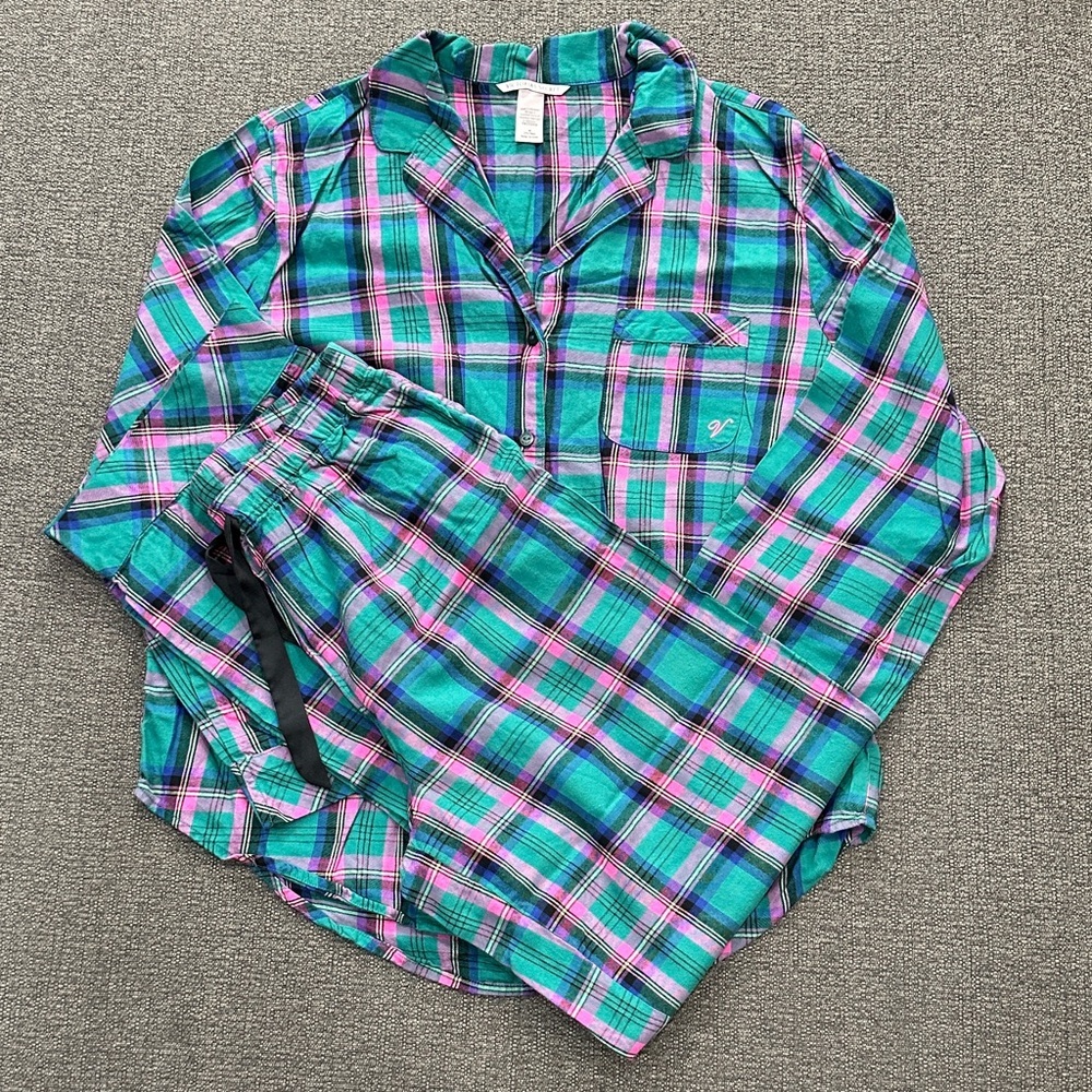 Victoria’s Secret Plaid PJ Set - Size Medium Long